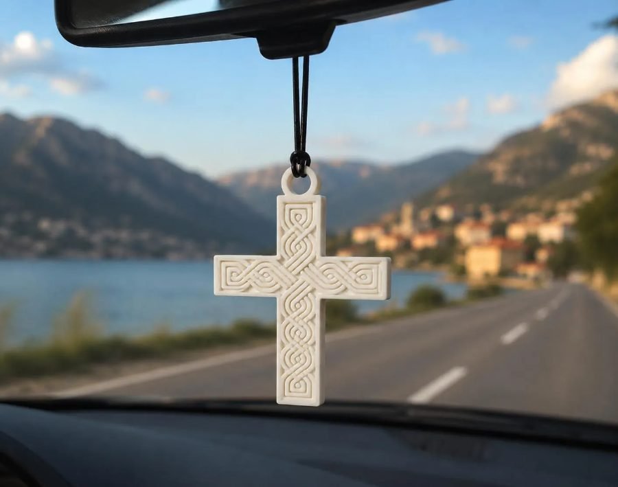 Innenspiegelanhänger Kroatisches Kreuz